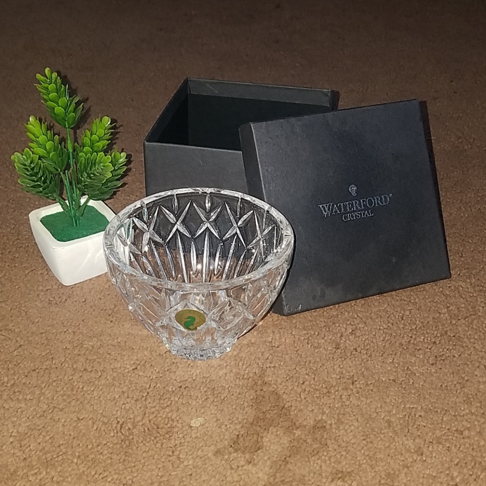 Waterfors crystal  4in bowl